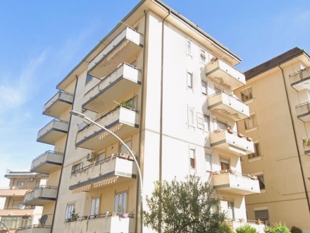 Appartamento centrale via Bellini